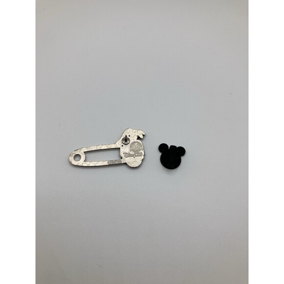 Lot Of 4 Trading Pins Walt Disney Mickey Mouse Donald Duck Ears Safety Pin - Picture 6 of 14